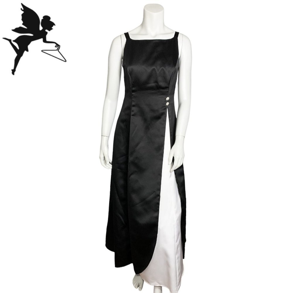BETSY & ADAM Formal Black Tie Gown